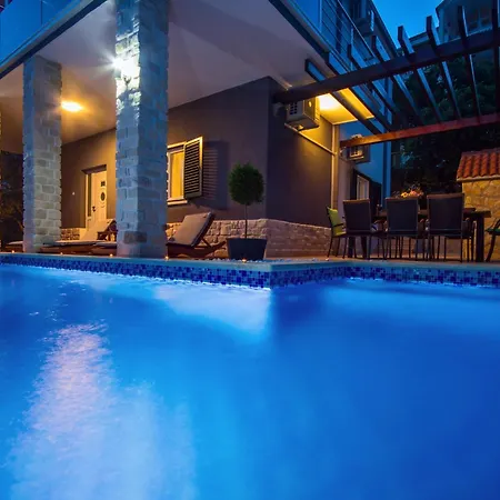 Jasmina Villa