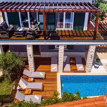 Jasmina Villa